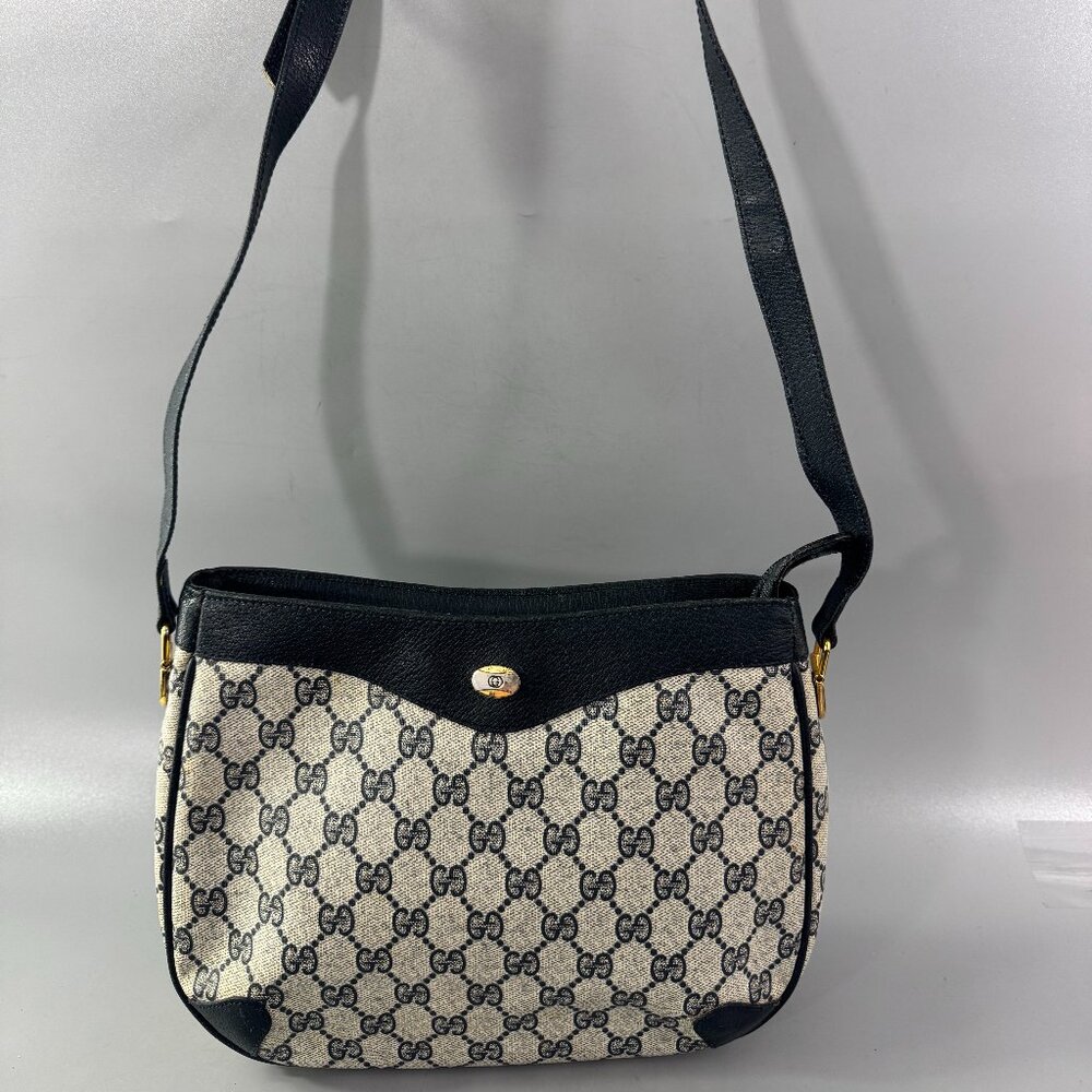 100% Authentic Vintage Gucci GG Supreme Crossbody Bag